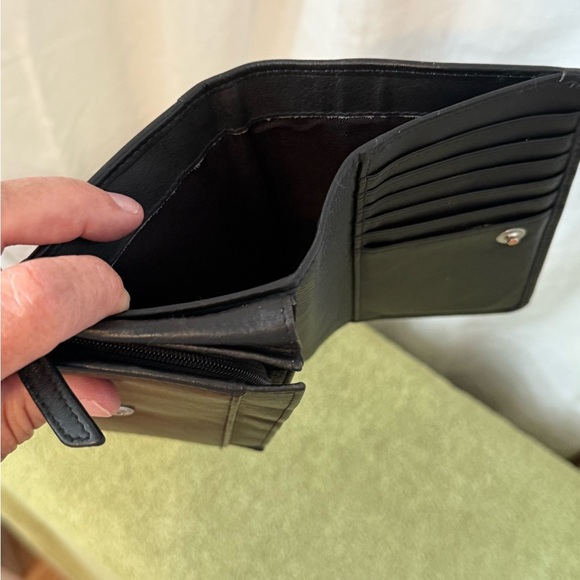 Alfred Dunhill Women's RFD Black Leather Expandable Leather Wallet/Clutch - Picture 8 of 11